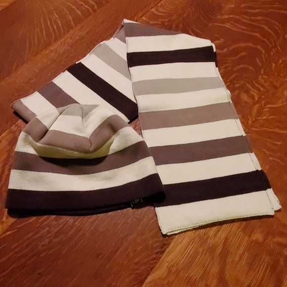 Hudson Bay Accessories - Hudson Bay Company Hat & Scarf